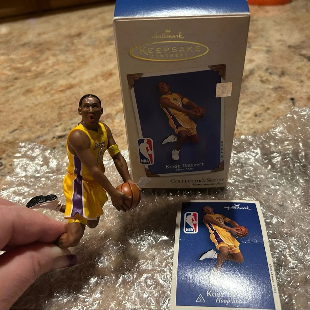 Kobe Bryant #8 Hallmark Keepsake Hoop Stars Ornament. NIB w/card.